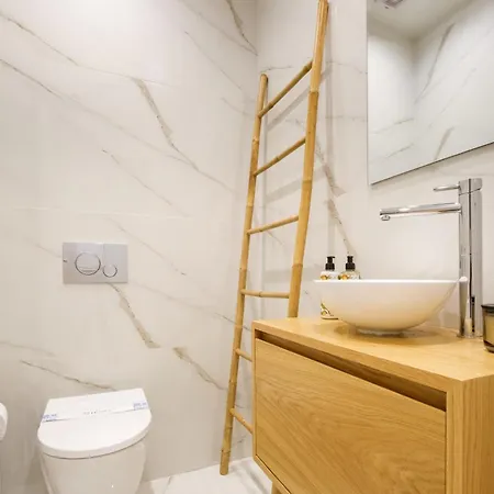 شقة Art Deco 21 Luxury 2br Downtown Metro Ac بورتو